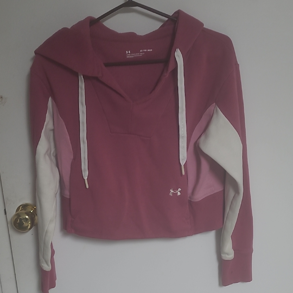 Under Armour Women's Mauve and White Cropped Hoodie
